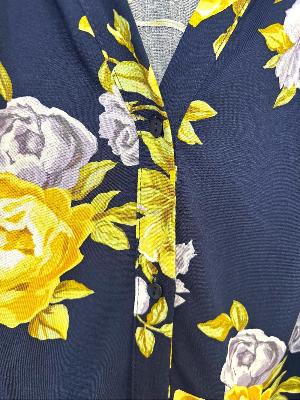 WOMEN PLUS FLORAL ROSES TOP 3X RAYON 3/4 SLEEVE ROMANTIC FEMININE SPLIT V NECK - Picture 3 of 10